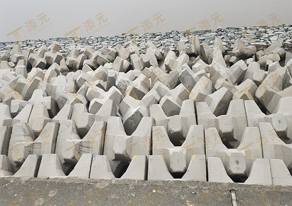 上海扭王字块现场安装(1).jpg