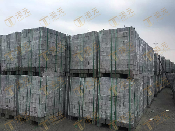 上海联锁块成品堆放（三）.jpg